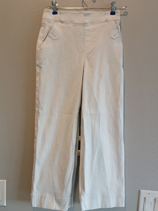 SPANX Pants - SPANX White Pants with Red Branding Tag